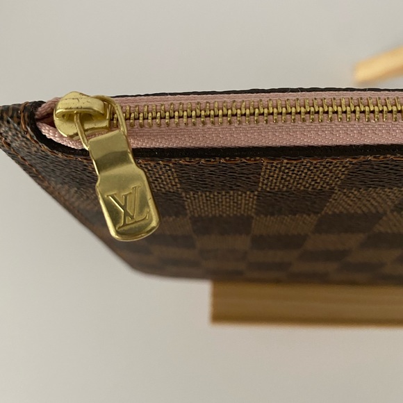 Louis Vuitton Neverfull Pochette MM - Picture 7 of 8